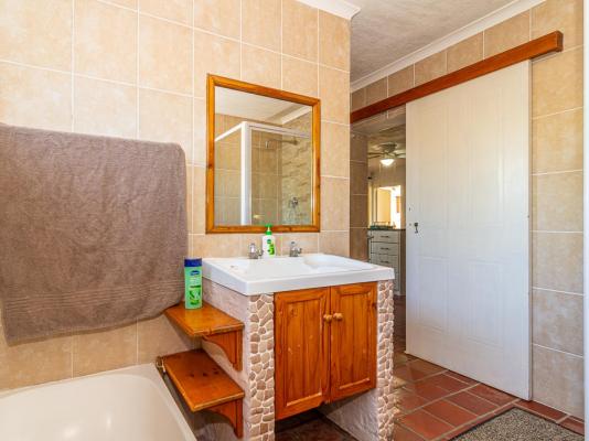 Room image 3
