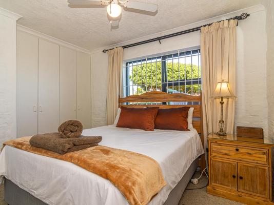 Kingsview Guest House - 268794