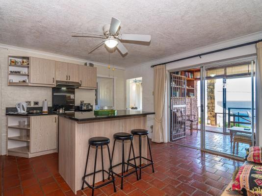 Kingsview Guest House - 268798