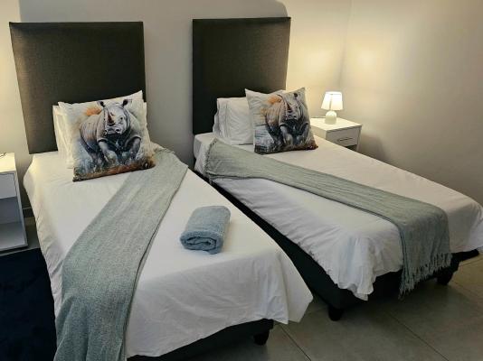 Room image 8