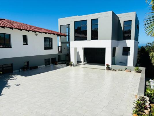 Umbrella Tree House - 268977