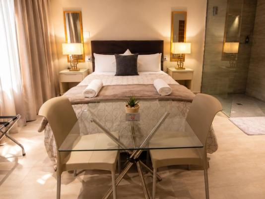 Serene Studio Bloemfontein - 269030