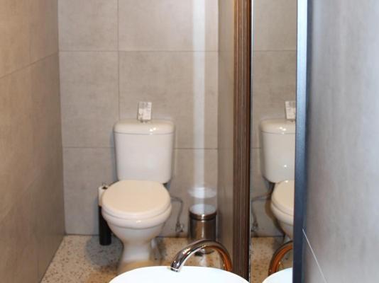 Room image 1