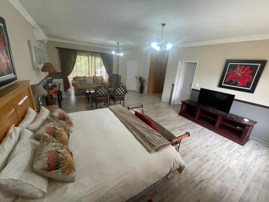 Room image 3