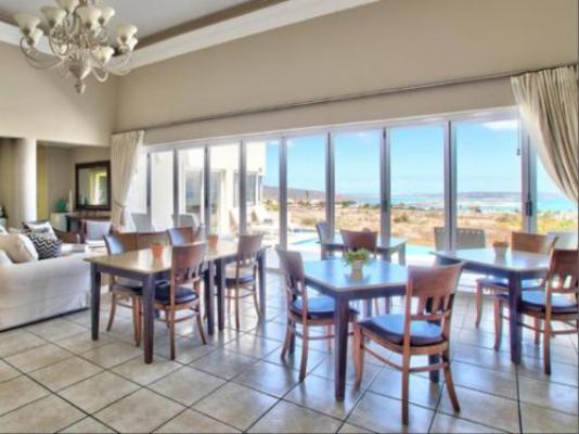 Dune Stone Boutique Guesthouse - Dining area