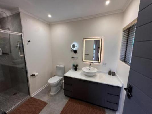 First Light Serenity - Toilet