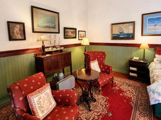 Room image 6