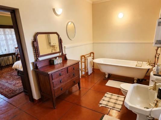 Room image 12