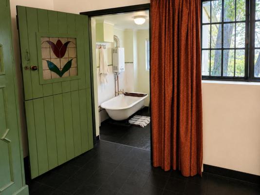 Room image 3