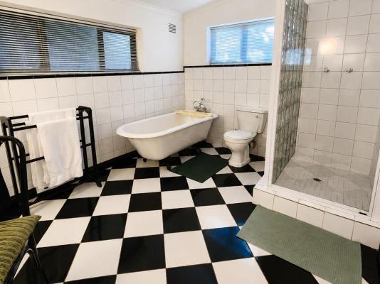 Room image 39