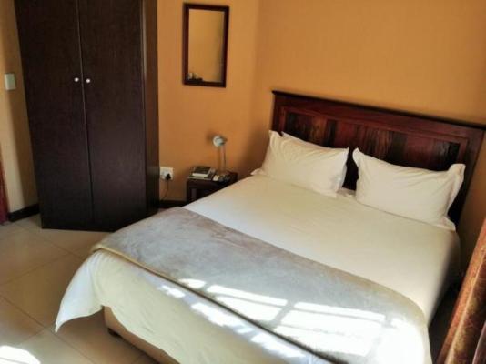 Room image 1