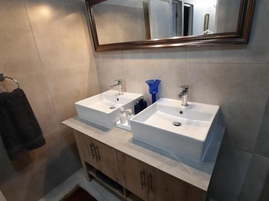 Room image 3