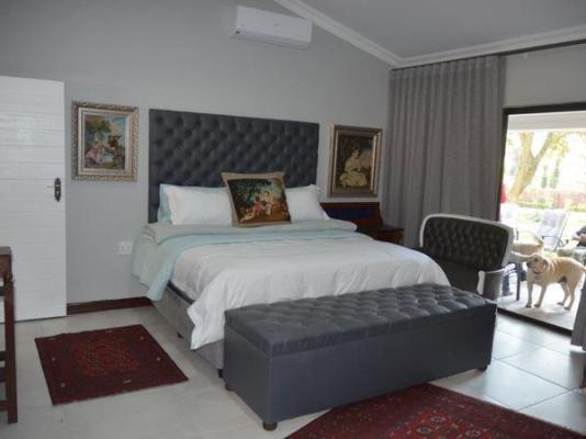 Room image 2