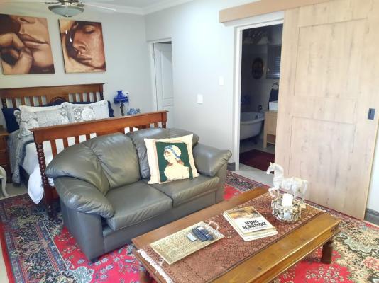Room image 4