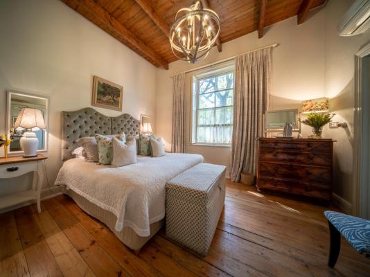 Room image 4