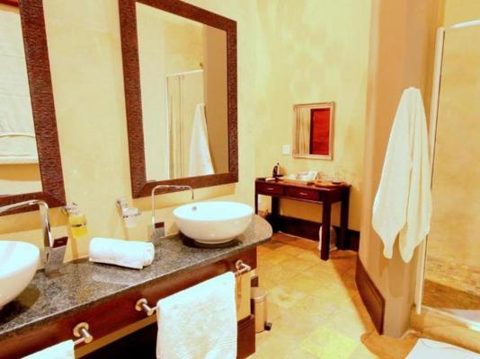 Room image 4