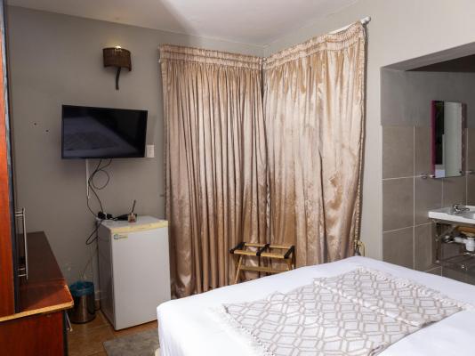 Room image 2