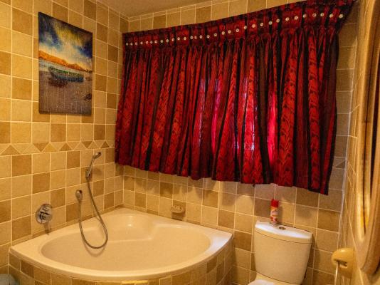 Room image 5