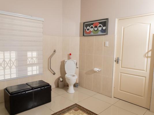 Room image 3