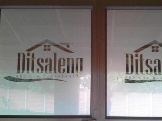 Ditsaleng Guest House - Facade or entrance