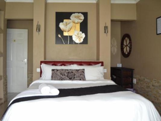 Ditsaleng Guest House - Photo of the whole room