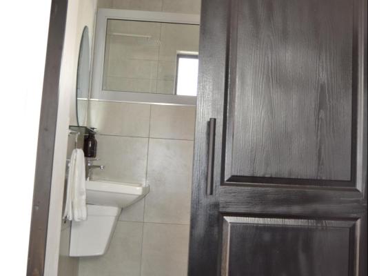 Room image 3