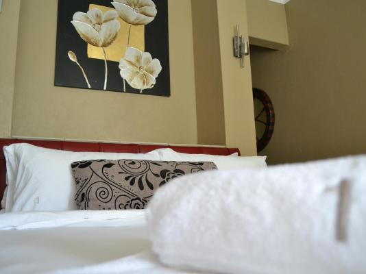 Room image 3