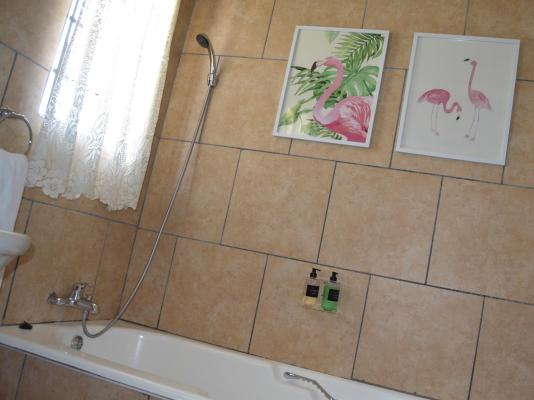 Room image 4