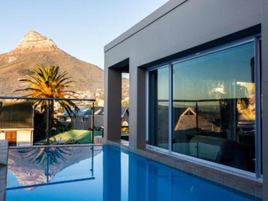 Villa on Slopes of Geneva Drive - Swimming pool