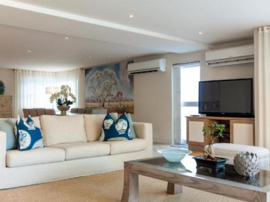 Villa on Slopes of Geneva Drive - Living Room