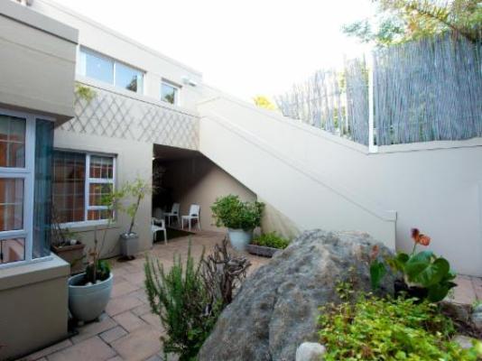 Villa on Slopes of Geneva Drive - Garden
