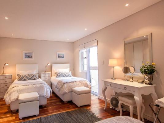 Villa on Slopes of Geneva Drive - 269775
