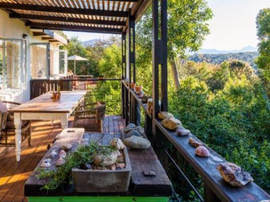 The Good Earth Farm - Patio
