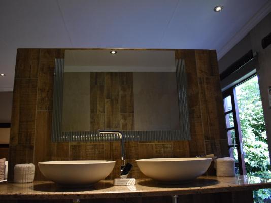 Waterfalls Boutique Hotel - 269954