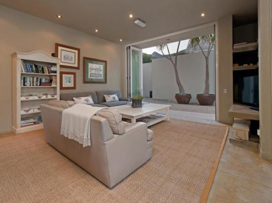 Mosselberg On Grotto Beach - 269970