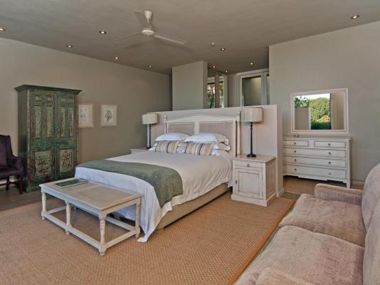Mosselberg On Grotto Beach - 270000