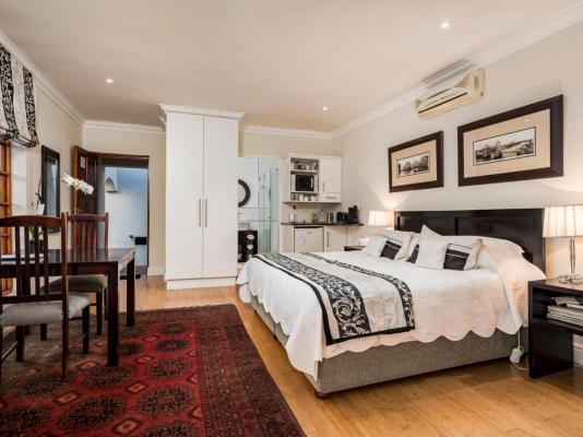 Millbury Guest House - 270007