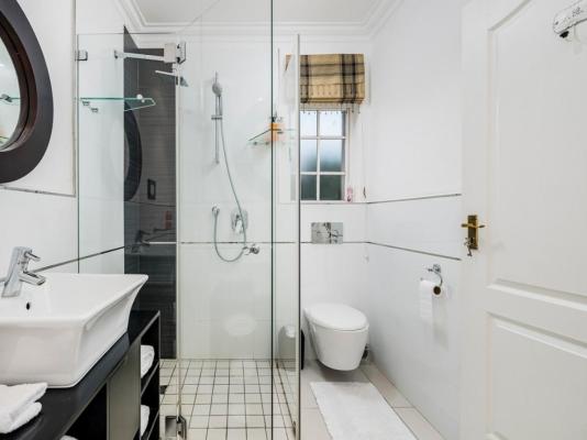 Room image 5