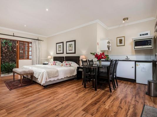 Millbury Guest House - 270025