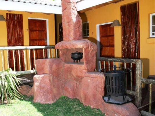 Flintstones Guest House Fourways - 270031