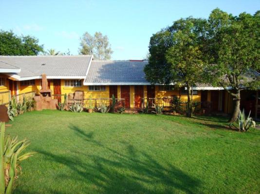 Flintstones Guest House Fourways - 270035