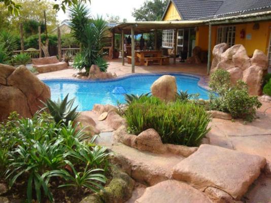 Flintstones Guest House Fourways - 270036