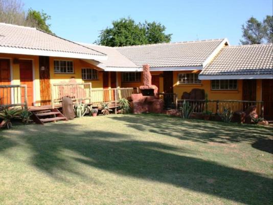 Flintstones Guest House Fourways - 270038