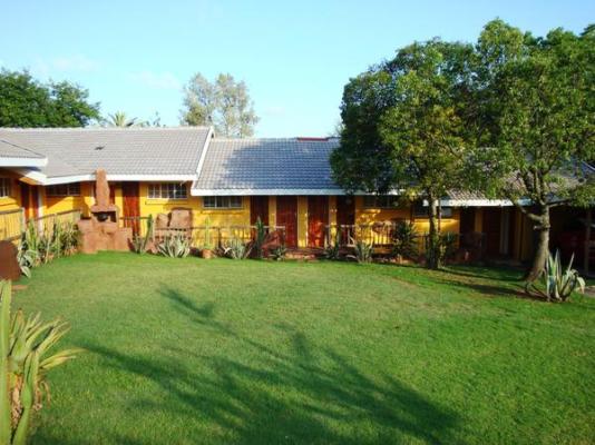 Flintstones Guest House Fourways - 270039