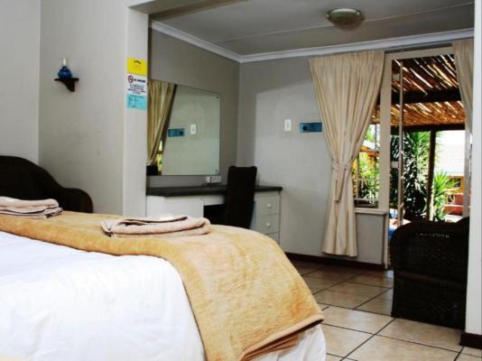 Room image 3