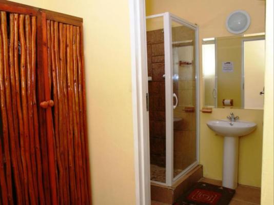Flintstones Guest House Fourways - 270047