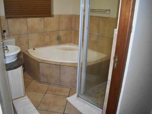 Room image 1