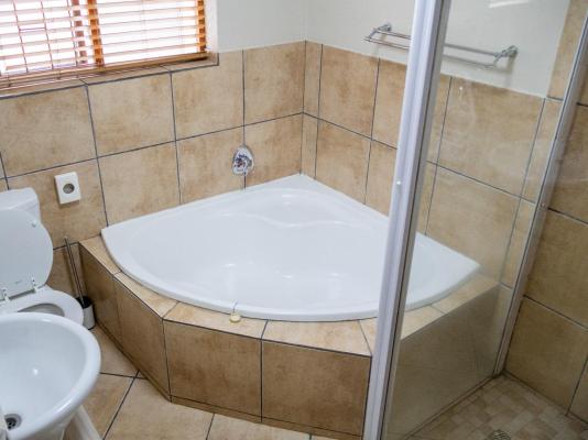 Room image 5