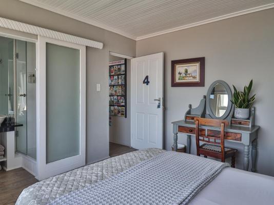 3ColoursBlue Guest House - 270137