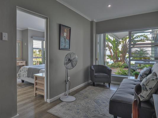 Room image 4